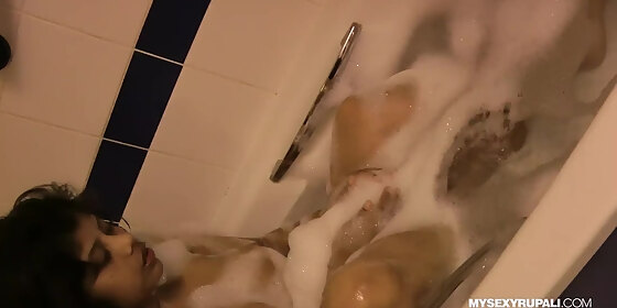 hot desi pornstar rupali in bath tub masturbation and shower