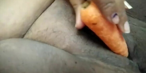 tamil girl carrot sex squirting