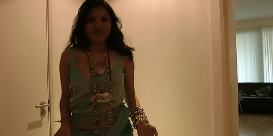 indian erotic dance video of desi slut kavya sharma